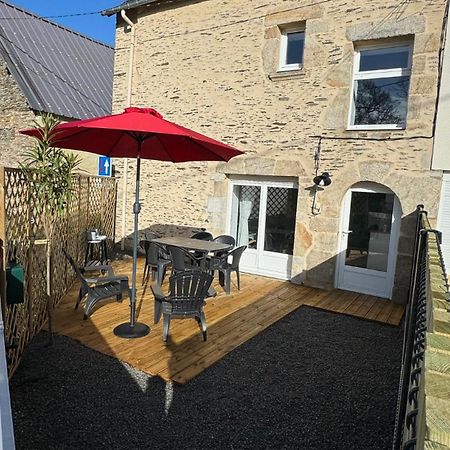 Petite Maison En Pierre Au Pied De La Voie Verte Ploërmel エクステリア 写真