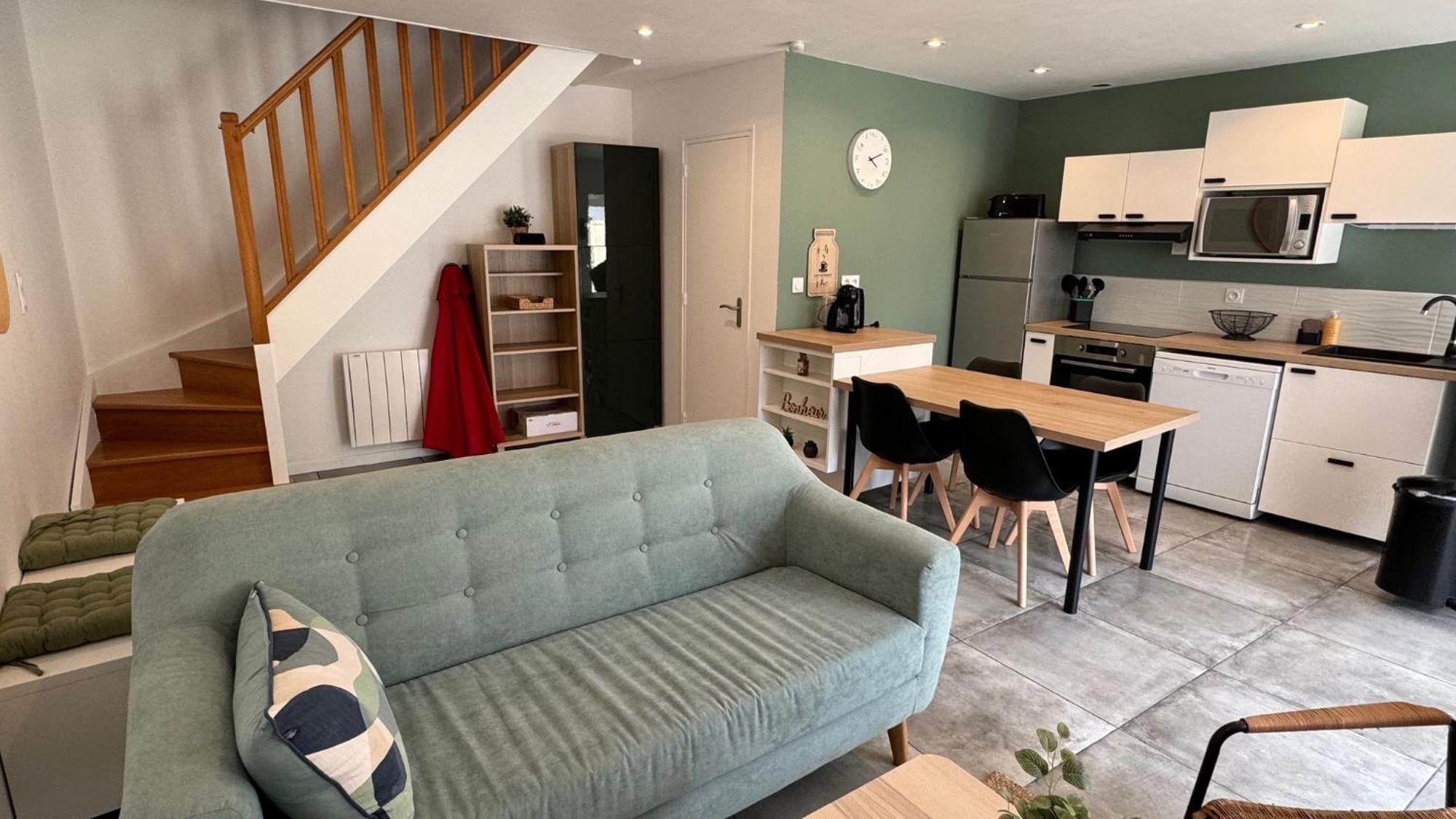 Petite Maison En Pierre Au Pied De La Voie Verte Ploërmel エクステリア 写真